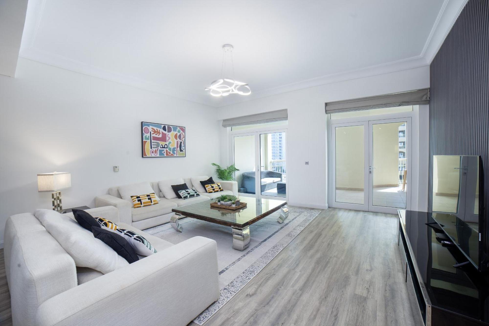 Lux Living On Palm Jumeirah With Pool & Access *