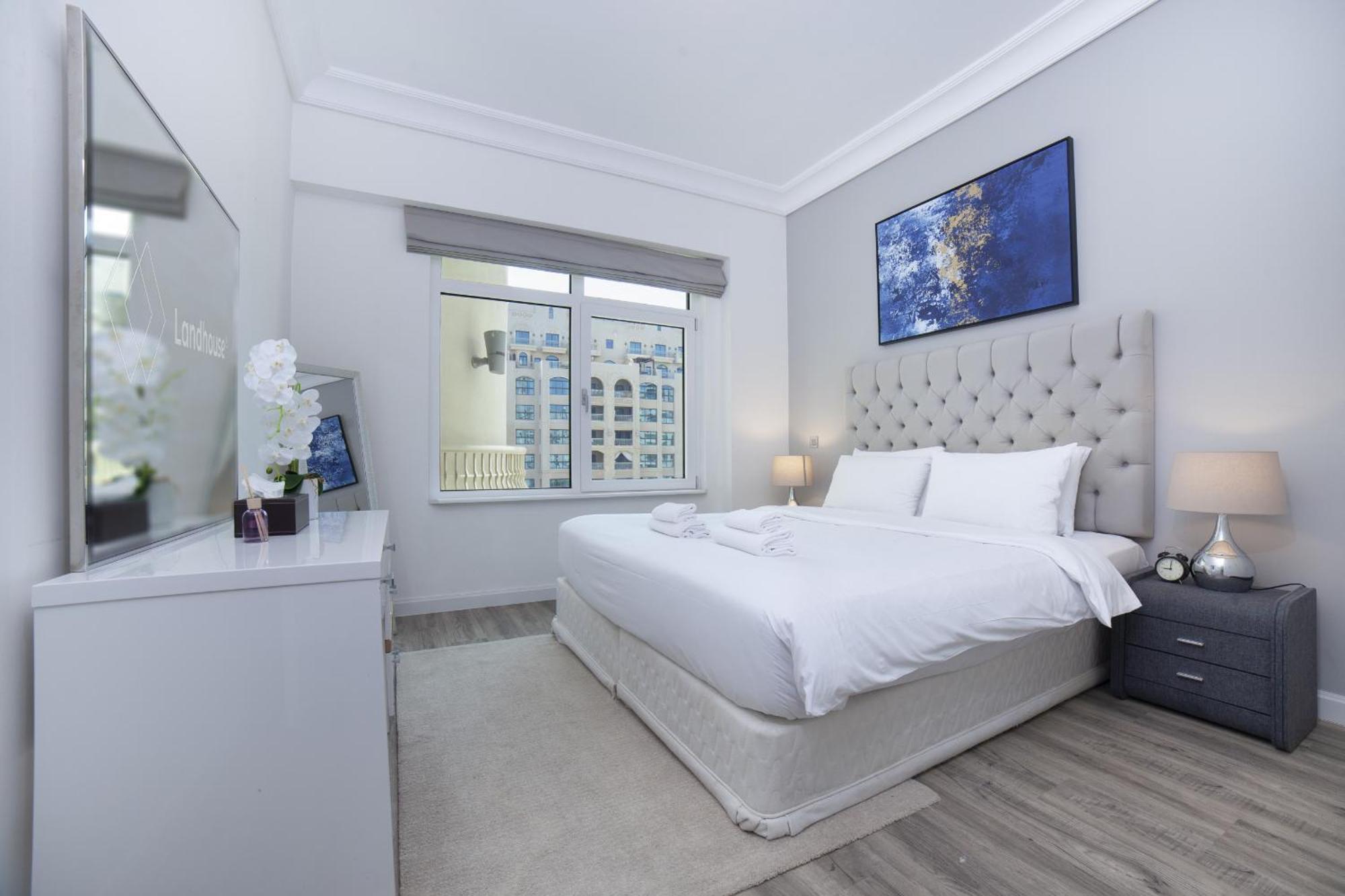 Lux Living On Palm Jumeirah With Pool & Access Apartment Dubai