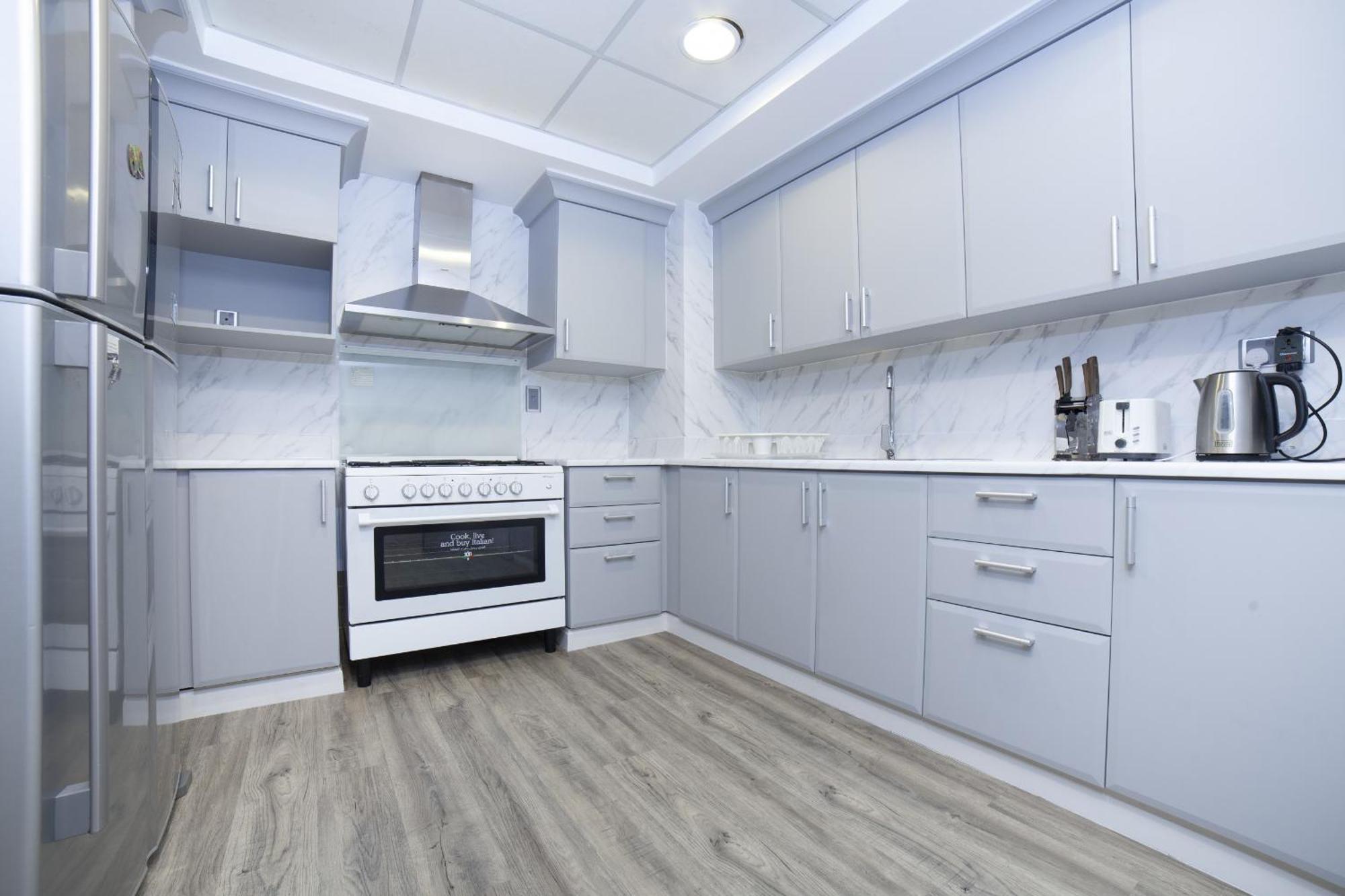 Lux Living On Palm Jumeirah With Pool & Access Dubai